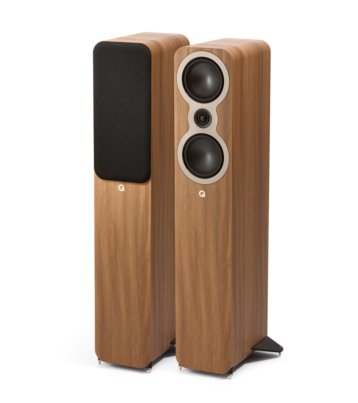 Q Acoustics 3040c Pair of Compact Floorstanding speakers in oak